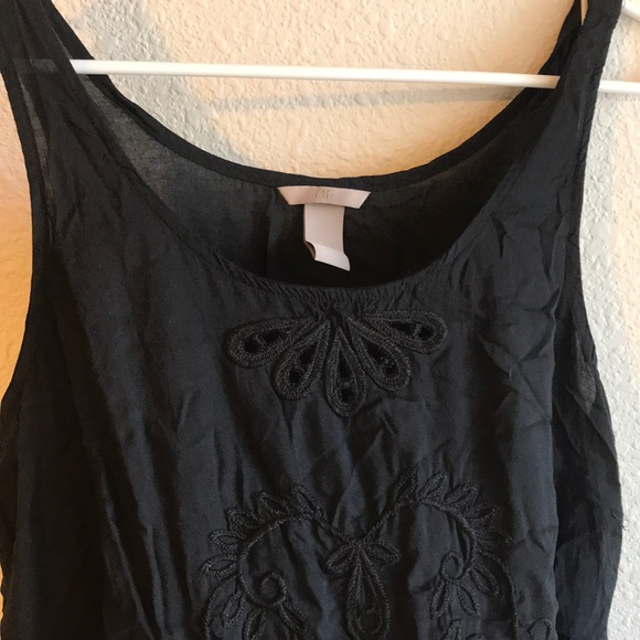 H&M Top with Cut Out Detail - Picture 1 of 10